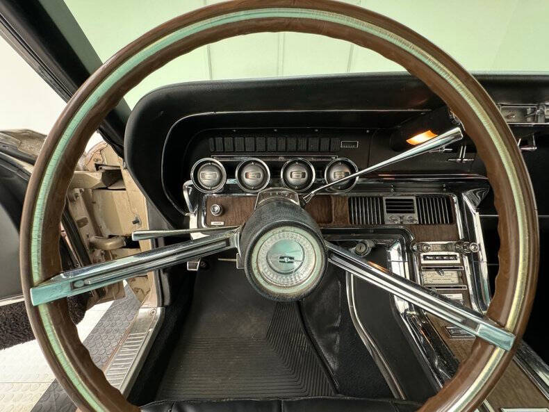 1966 Ford Thunderbird