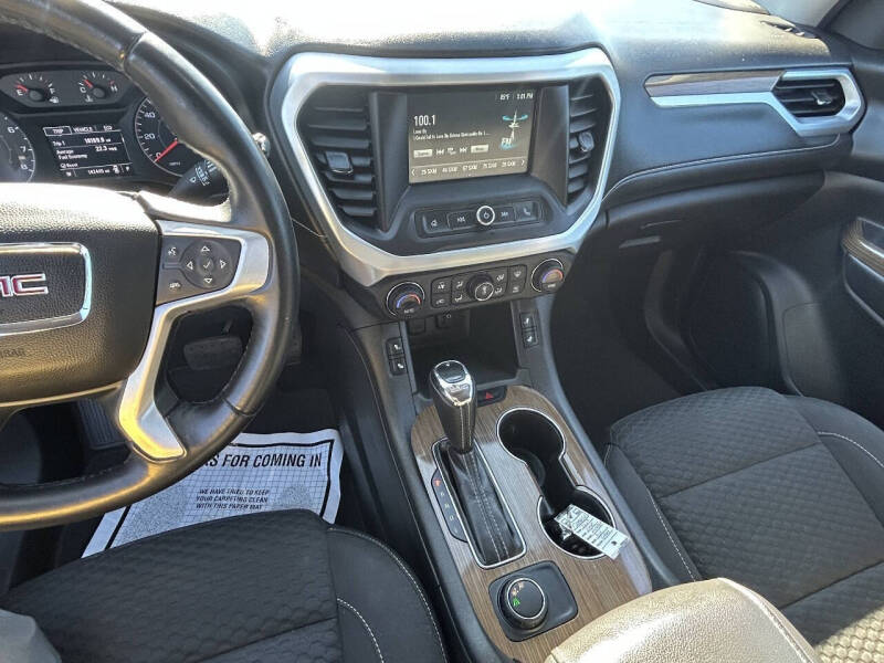 2017 GMC Acadia SLE-2