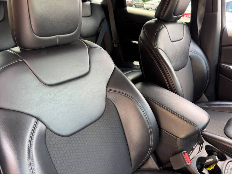 2019 Jeep Cherokee Latitude Plus