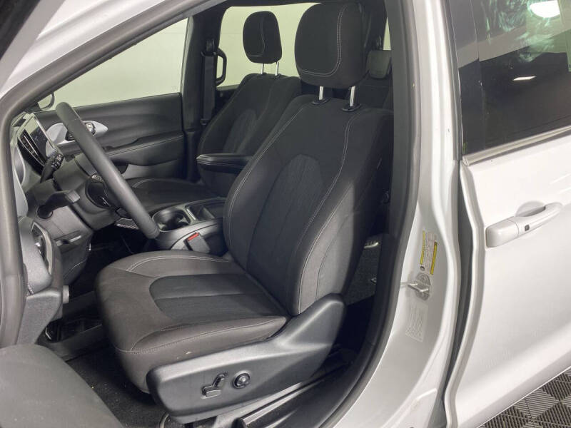 2024 Chrysler Pacifica Touring