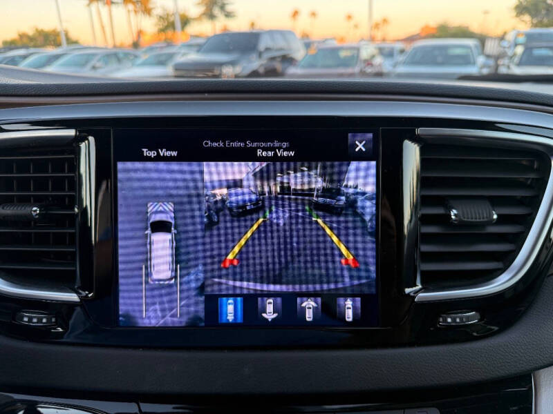 2017 Chrysler Pacifica Touring-L Plus
