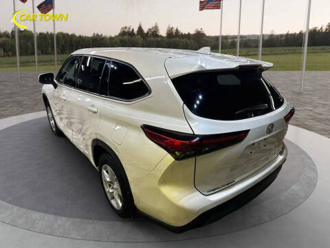 2020 Toyota Highlander LE