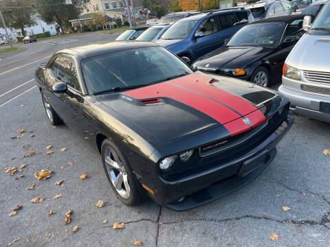 2009 Dodge Challenger for sale at Apple Auto Sales Inc in Camillus NY