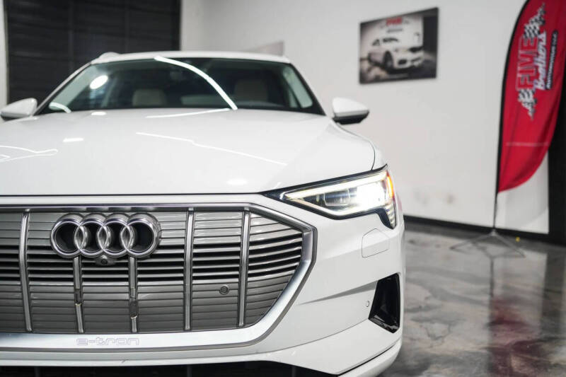 2019 Audi e-tron quattro Premium Plus