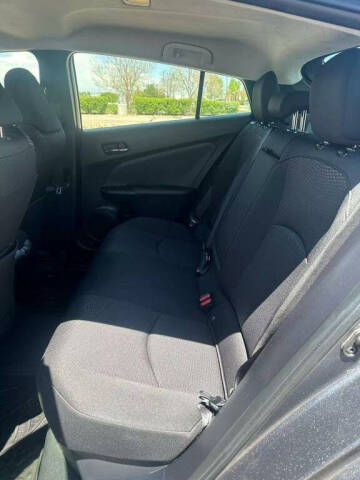 2019 Toyota Prius LE AWD-e