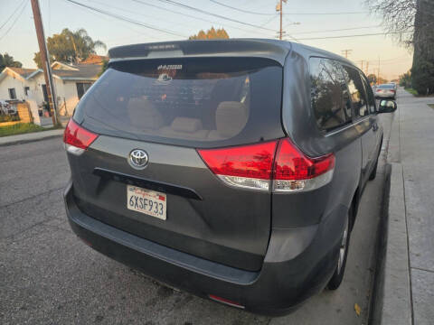 2013 Toyota Sienna L 7-Passenger