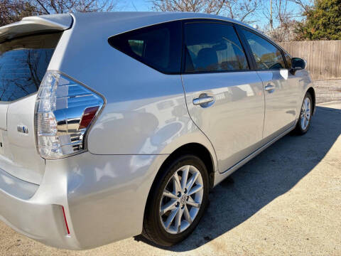 2012 Toyota Prius v Five
