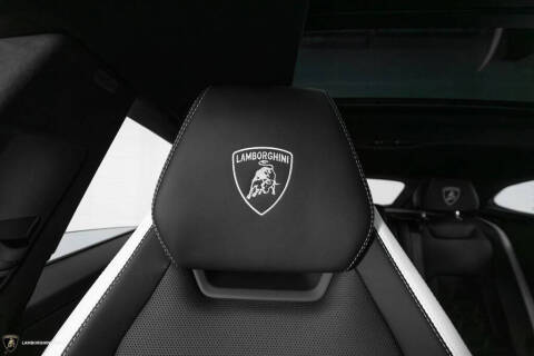 2025 Lamborghini Urus SE