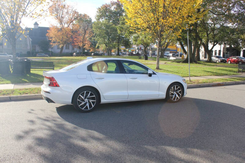 2020 Volvo S60 T5 Momentum