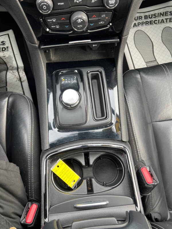 2023 Chrysler 300 S V6