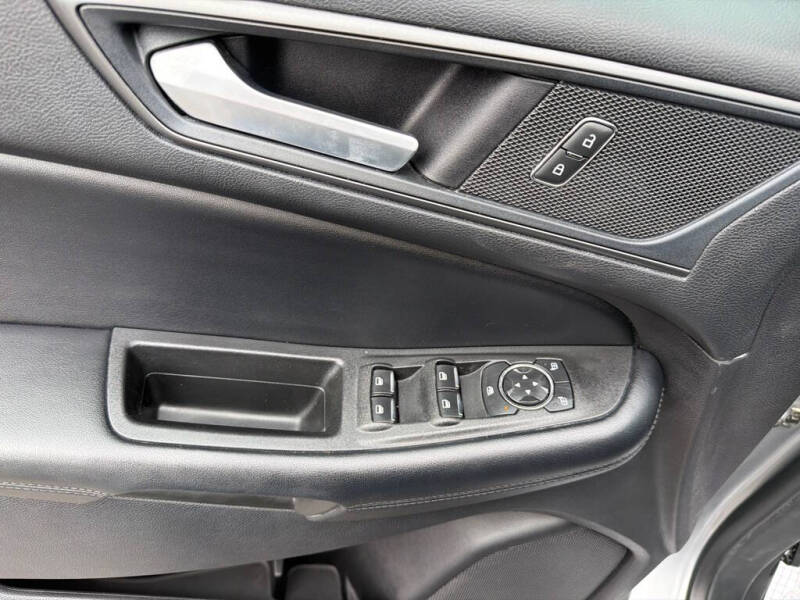 2021 Ford Edge SE