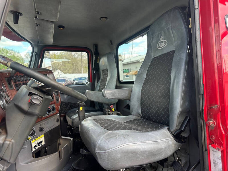 2007 Mack Granite