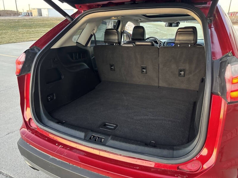 2020 Ford Edge Titanium