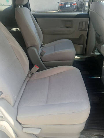 2017 Kia Sedona LX