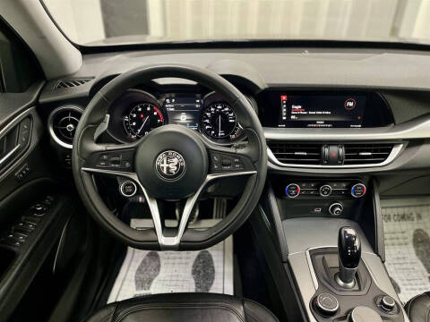 2018 Alfa Romeo Stelvio Sport