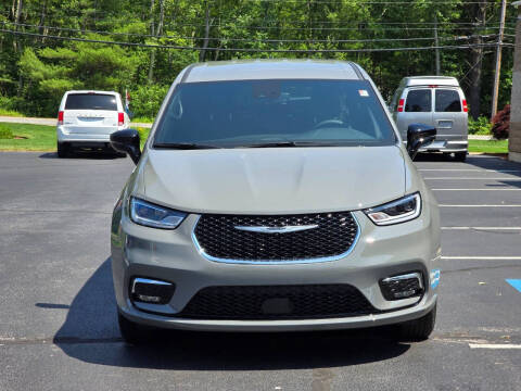 2025 Chrysler Pacifica Select