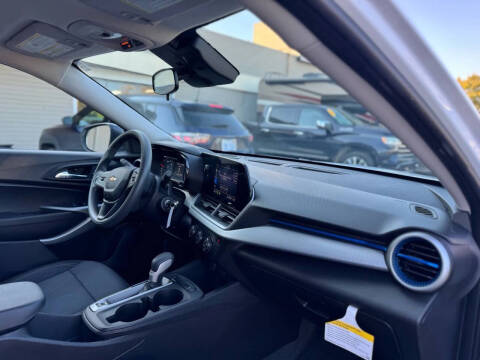 2025 Chevrolet Trax LS