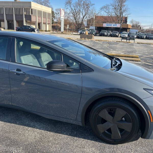 2024 Toyota Prius LE