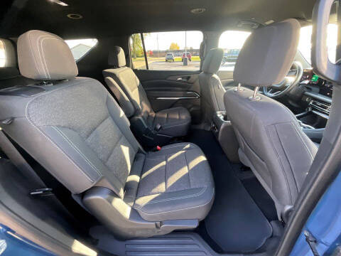 2025 Chevrolet Traverse LT