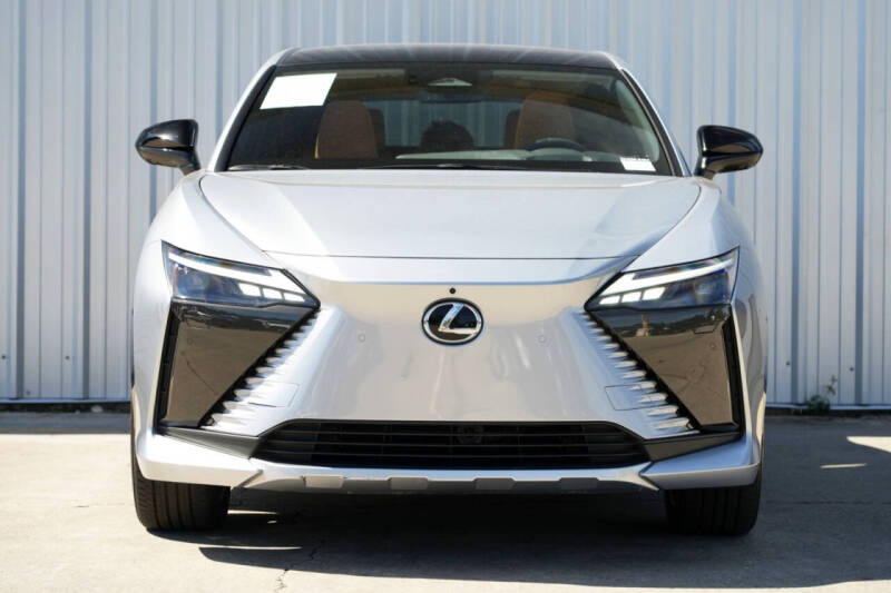 2023 Lexus RZ 450e Luxury