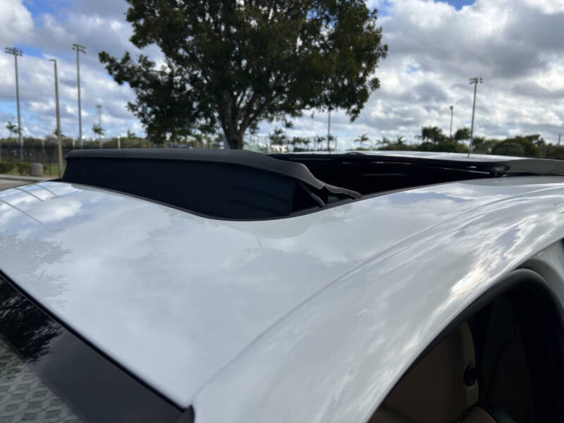 2017 Porsche Cayenne Platinum Edition