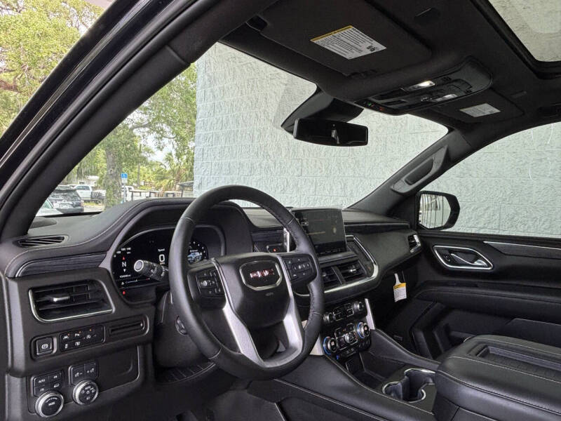 2023 GMC Yukon SLT