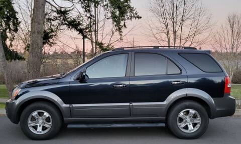 2008 Kia Sorento for sale at CLEAR CHOICE AUTOMOTIVE in Milwaukie OR