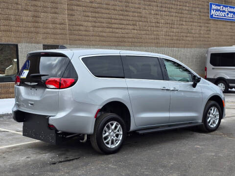 2026 Chrysler Voyager LX