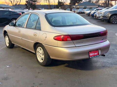 1999 Ford Escort SE