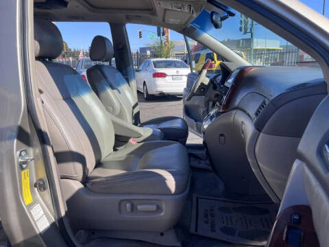 2005 Toyota Sienna XLE Limited 7 Passenger