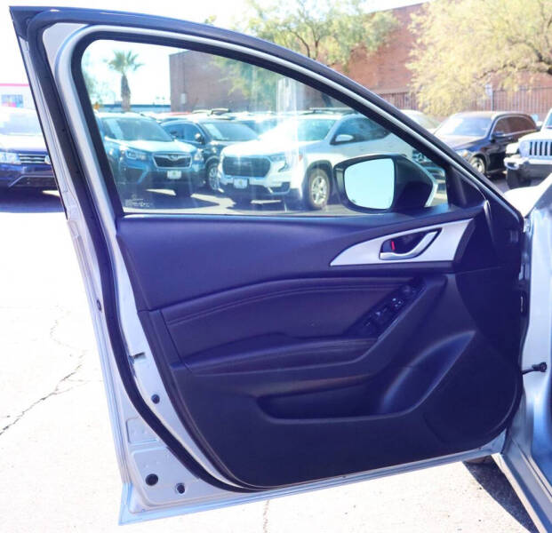 2018 Mazda MAZDA3 Touring