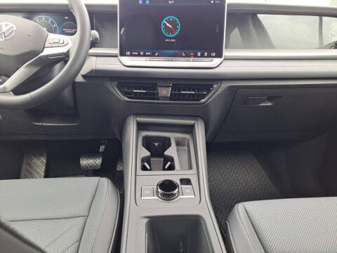 2025 Volkswagen Tiguan SE