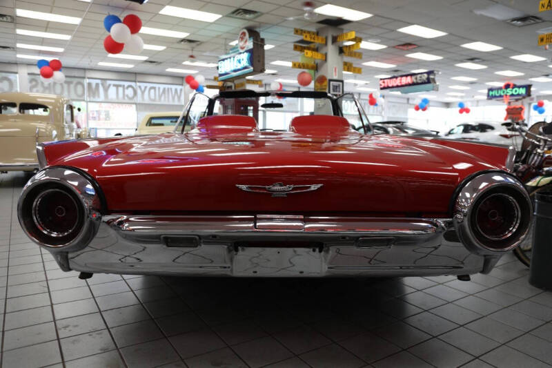 1961 Ford Thunderbird