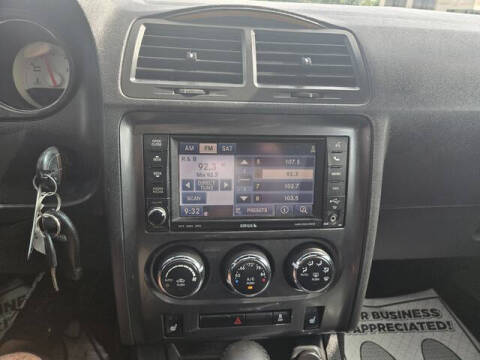 2013 Dodge Challenger SXT Plus