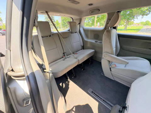 2015 Kia Sedona L