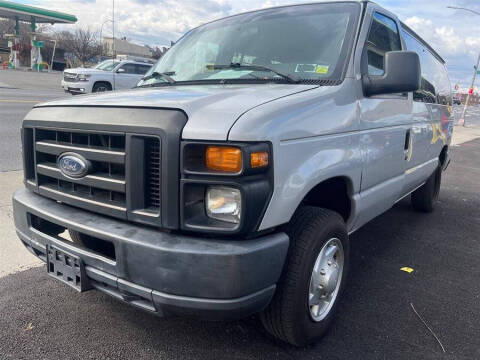 2011 Ford E-Series E-150 XLT