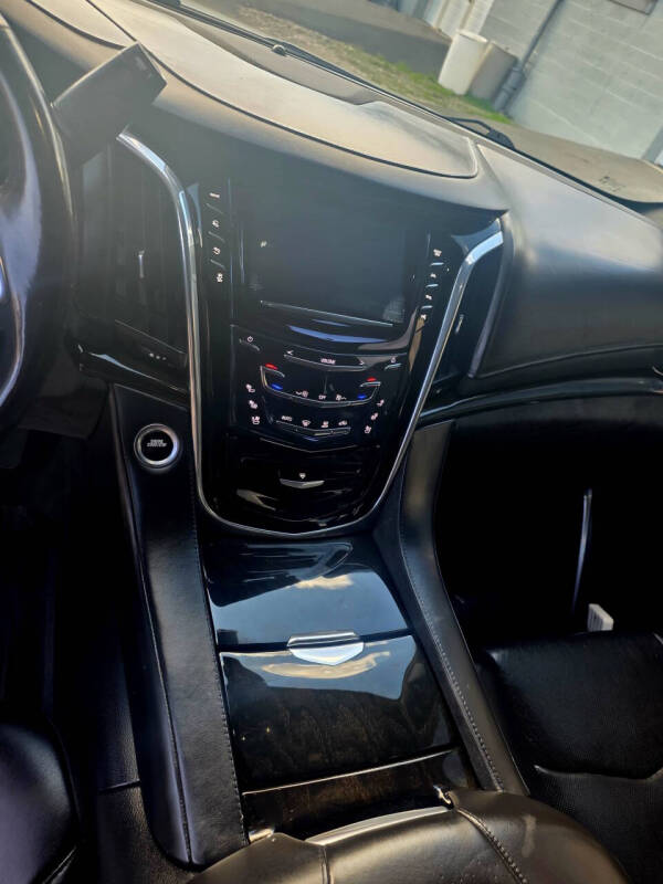 2020 Cadillac Escalade Platinum