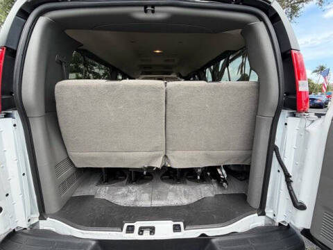2025 Chevrolet Express LT 3500