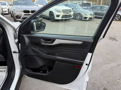 2022 Ford Escape SE