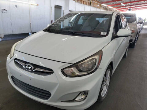 2013 Hyundai Accent SE