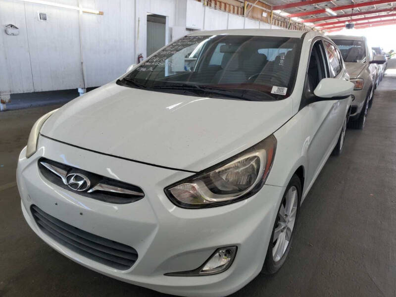 2013 Hyundai Accent SE