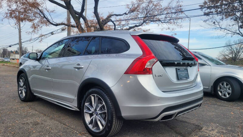 2016 Volvo V60 Cross Country T5