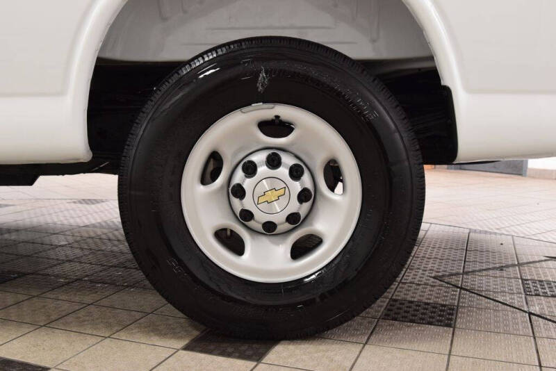 2025 Chevrolet Express 2500