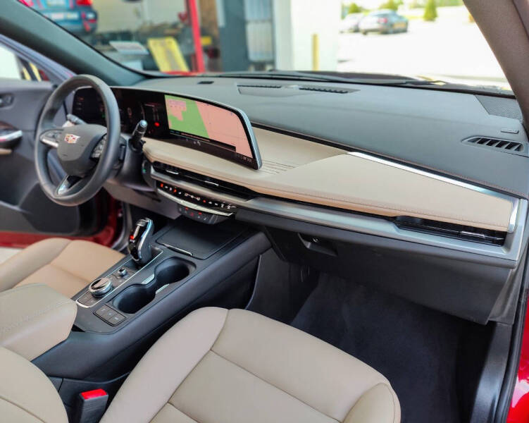 2024 Cadillac XT4 Premium Luxury