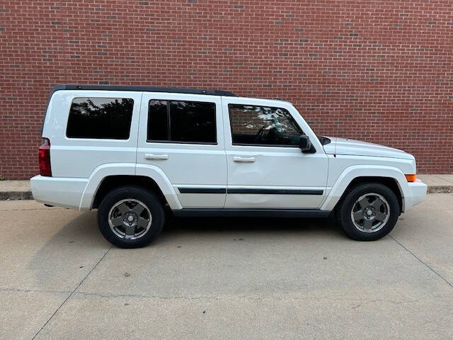 2008 Jeep Commander Sport