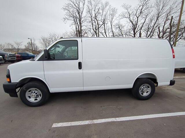 2025 Chevrolet Express 2500