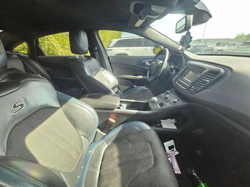 2015 Chrysler 200 S