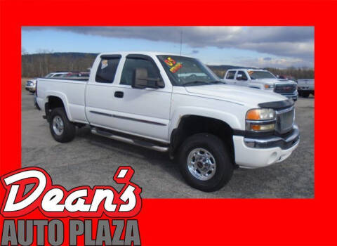 2005 GMC Sierra 2500HD for sale at Dean's Auto Plaza in Hanover PA
