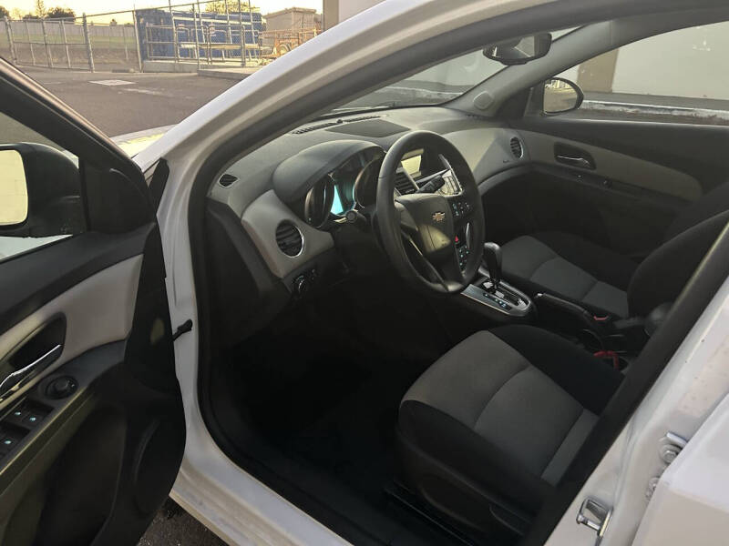 2015 Chevrolet Cruze LS Auto