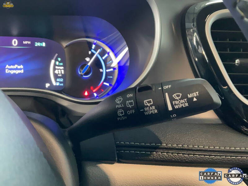 2024 Chrysler Pacifica Plug-In Hybrid Select